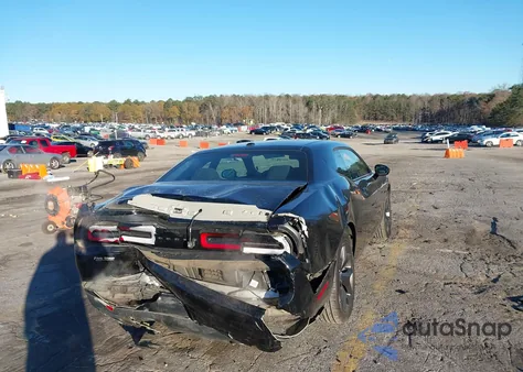 2020 Dodge Challenger Sxt z USA, uszkodzony, nr VIN 2C3CDZAG4LH243381